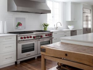 Beauty and Elegance in a White Kitchen Featuring 5131 Calacatta Nuvo
